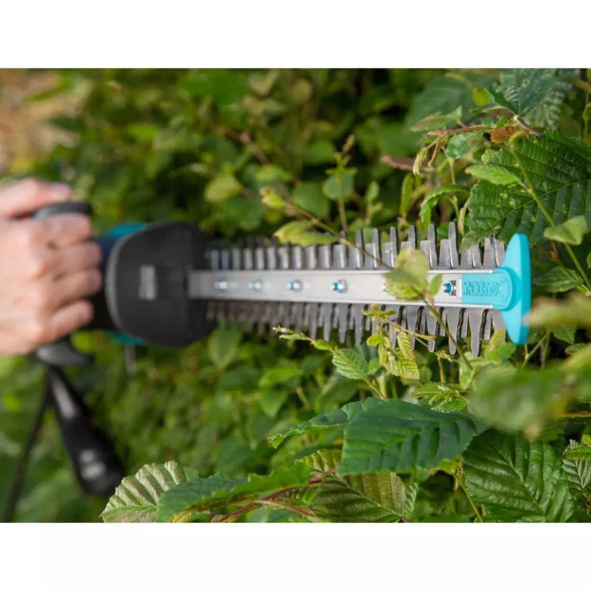 GARDENA - EasyCut 420/45 - Heggenschaar (gemotoriseerd) - Meslengte 45cm - Tandmes Opening 18mm - Afbeelding 5