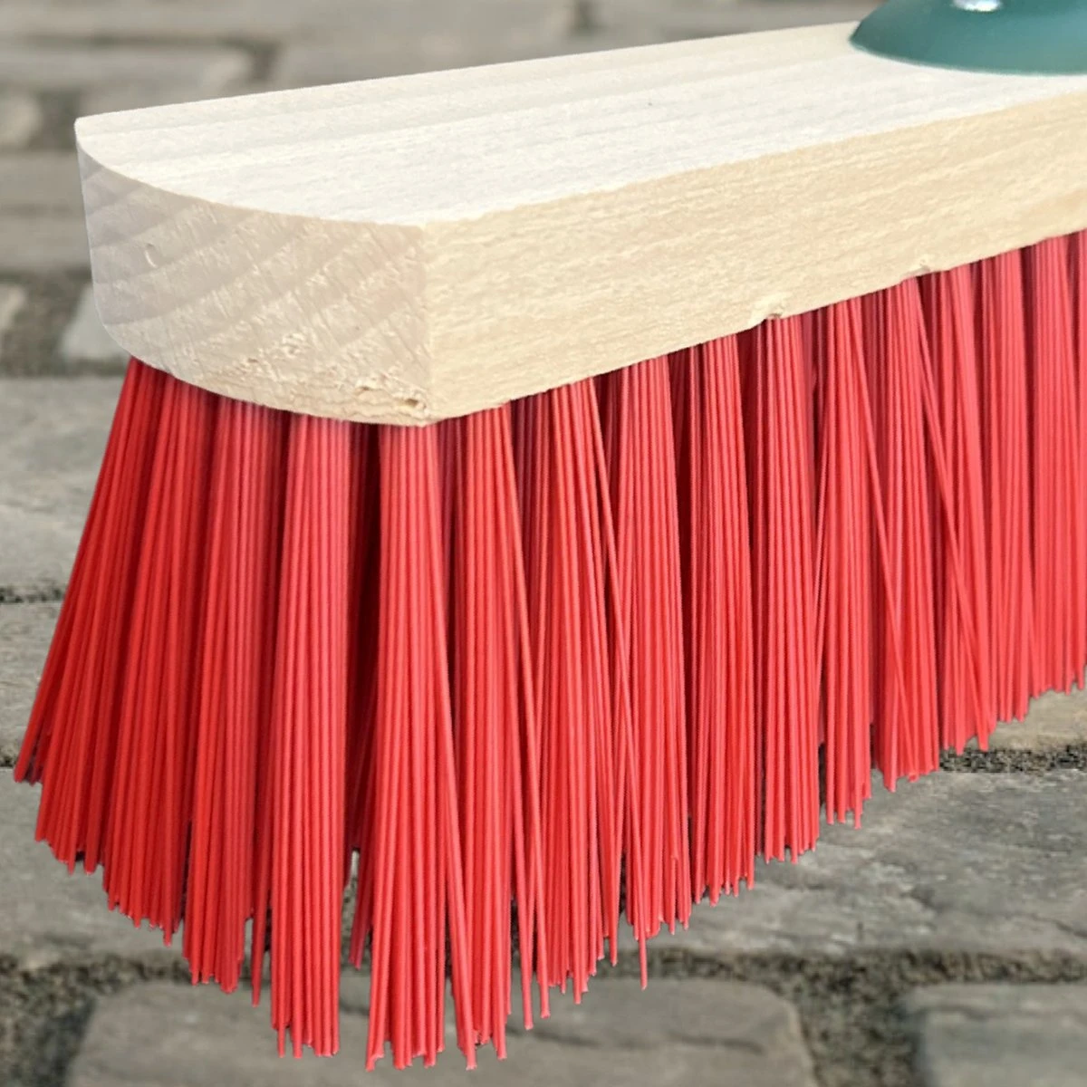 MAUS Classic Bezem Buiten 60cm - Harde PVC Straatbezem Van Hout Met Steel - Made In EU -zeer Robuust - Afbeelding 3