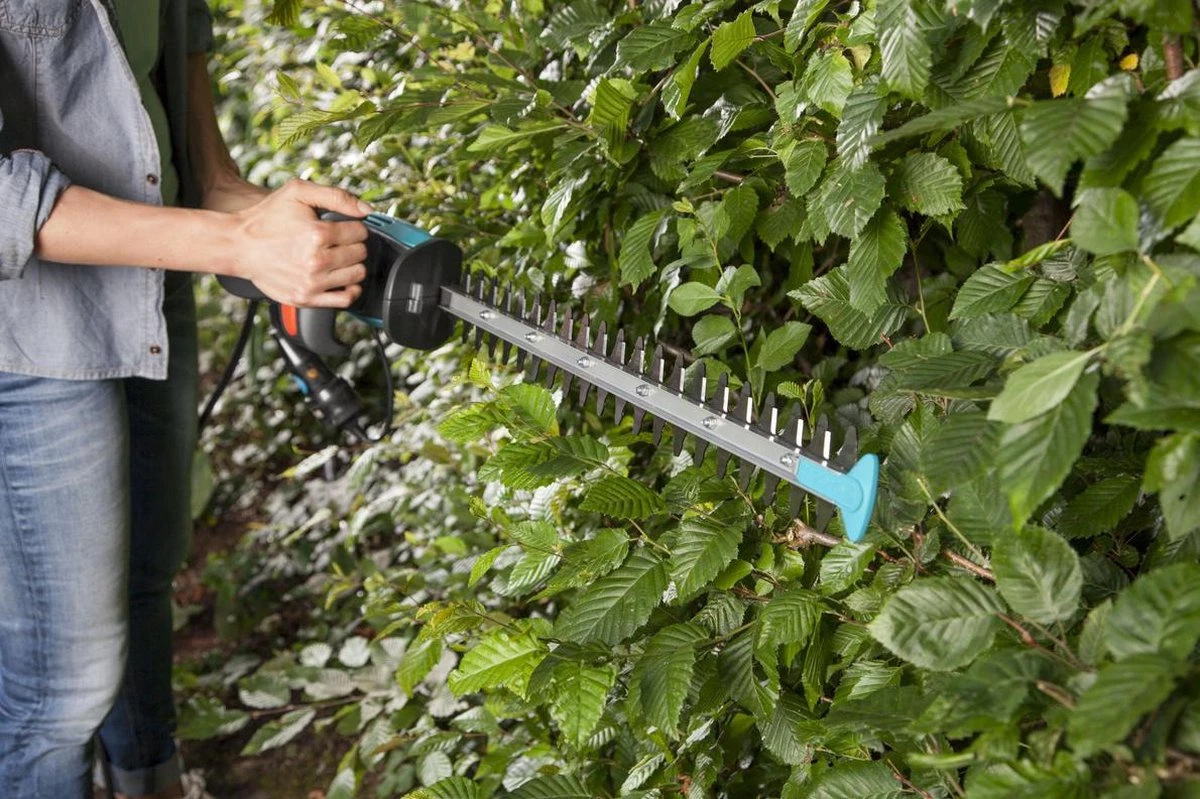 GARDENA - EasyCut 420/45 - Heggenschaar (gemotoriseerd) - Meslengte 45cm - Tandmes Opening 18mm - Afbeelding 6