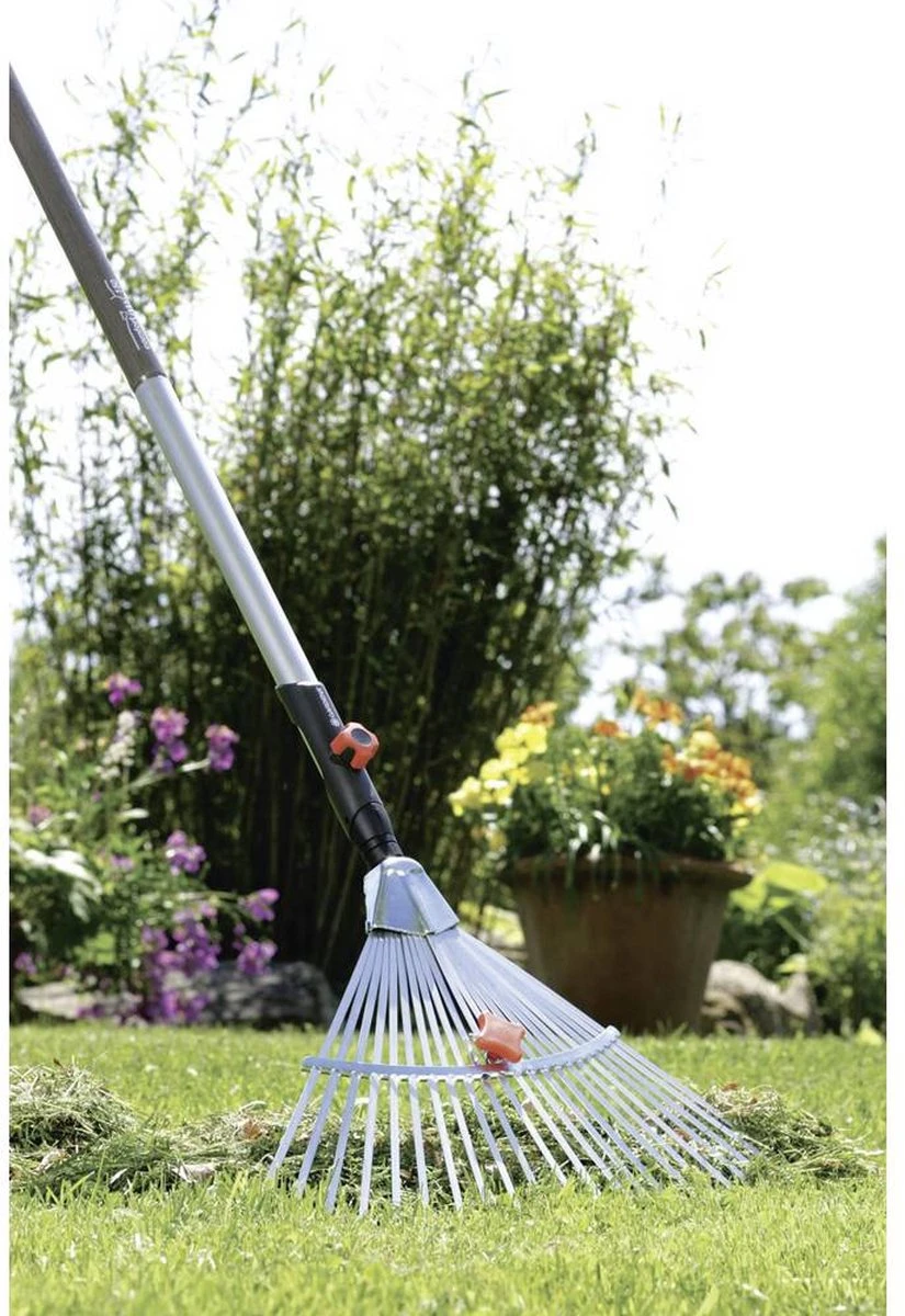 GARDENA Combisysteem Bladhark Hark - Werkbreedte Verstelbaar 30/50 Cm - Aanbevolen Steellengte 130 Cm - Afbeelding 4